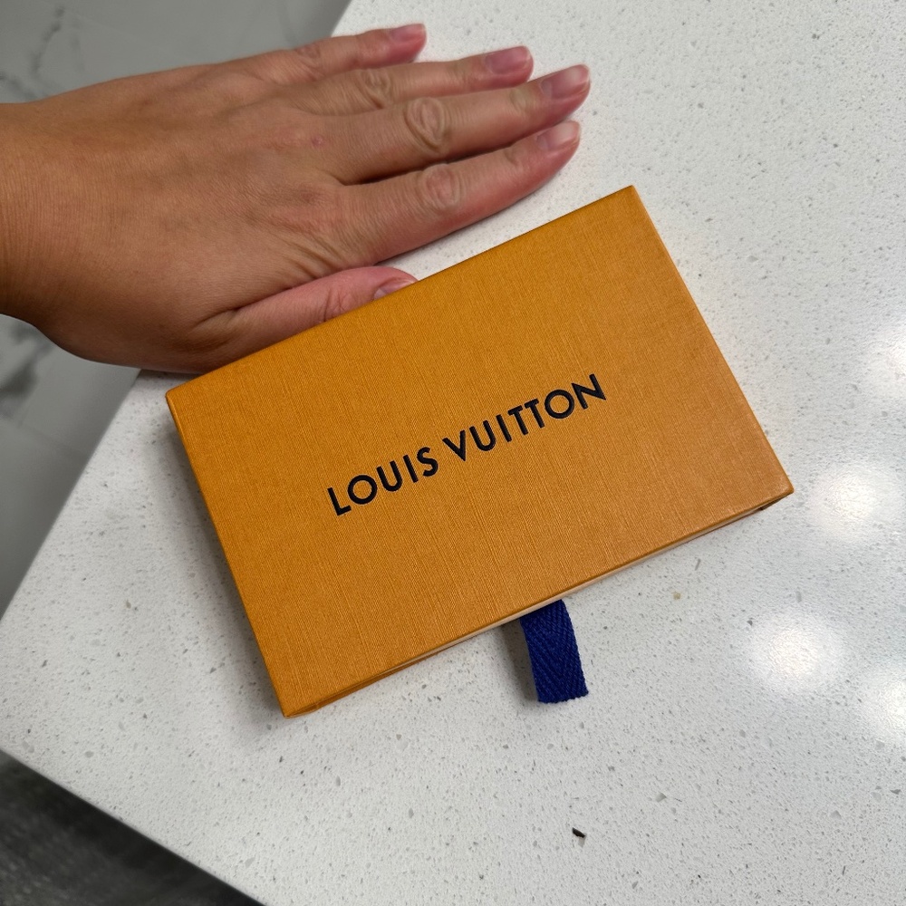 Louis vuitton small wallet gift box